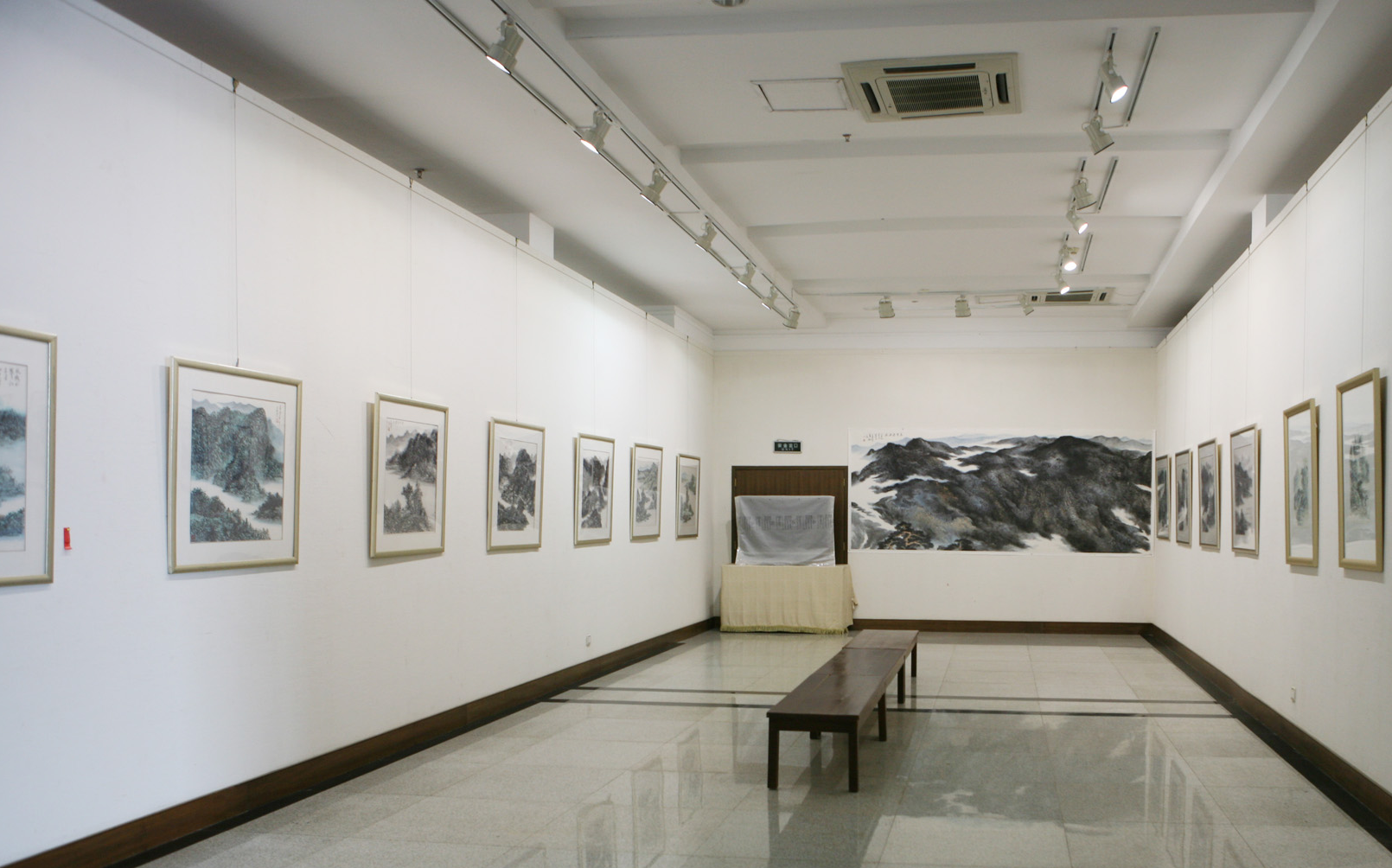 Contemporary Chinese Painting Artist Hefeng Hall Gallery